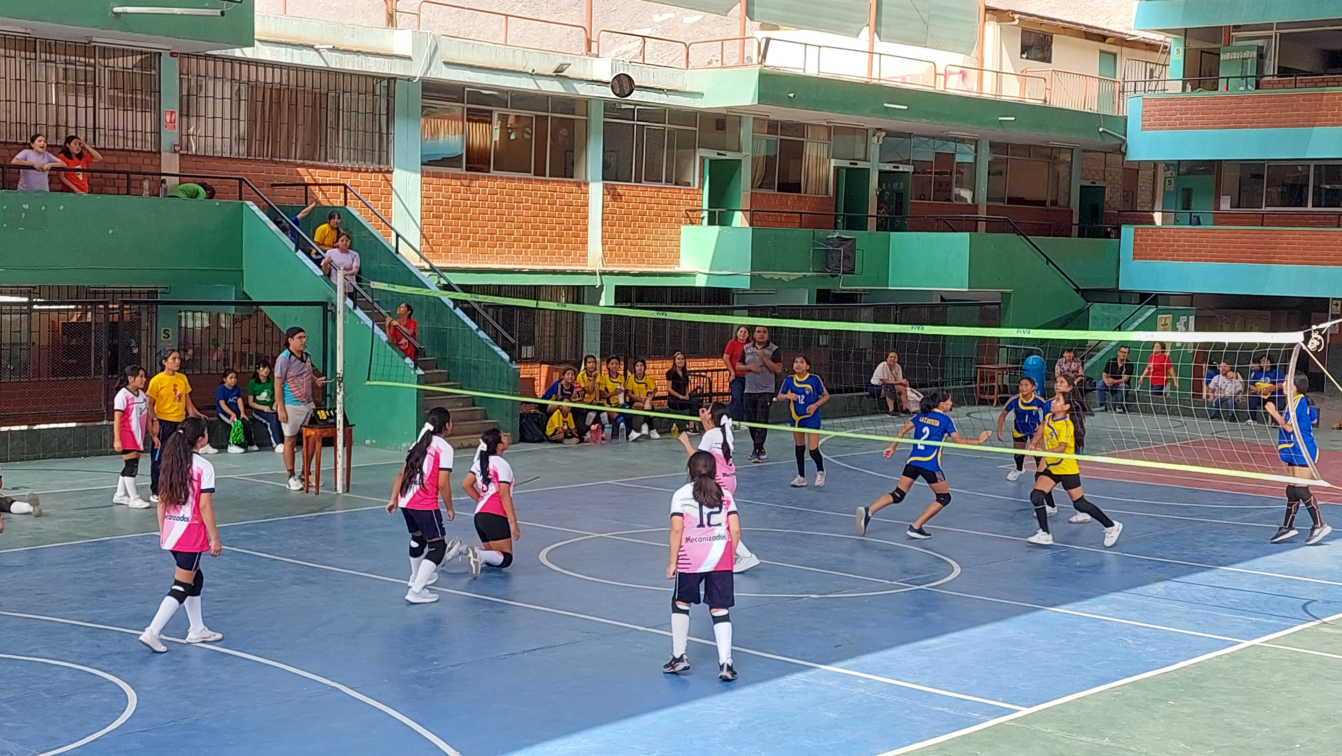 Partido de vóley de la selección salesiana