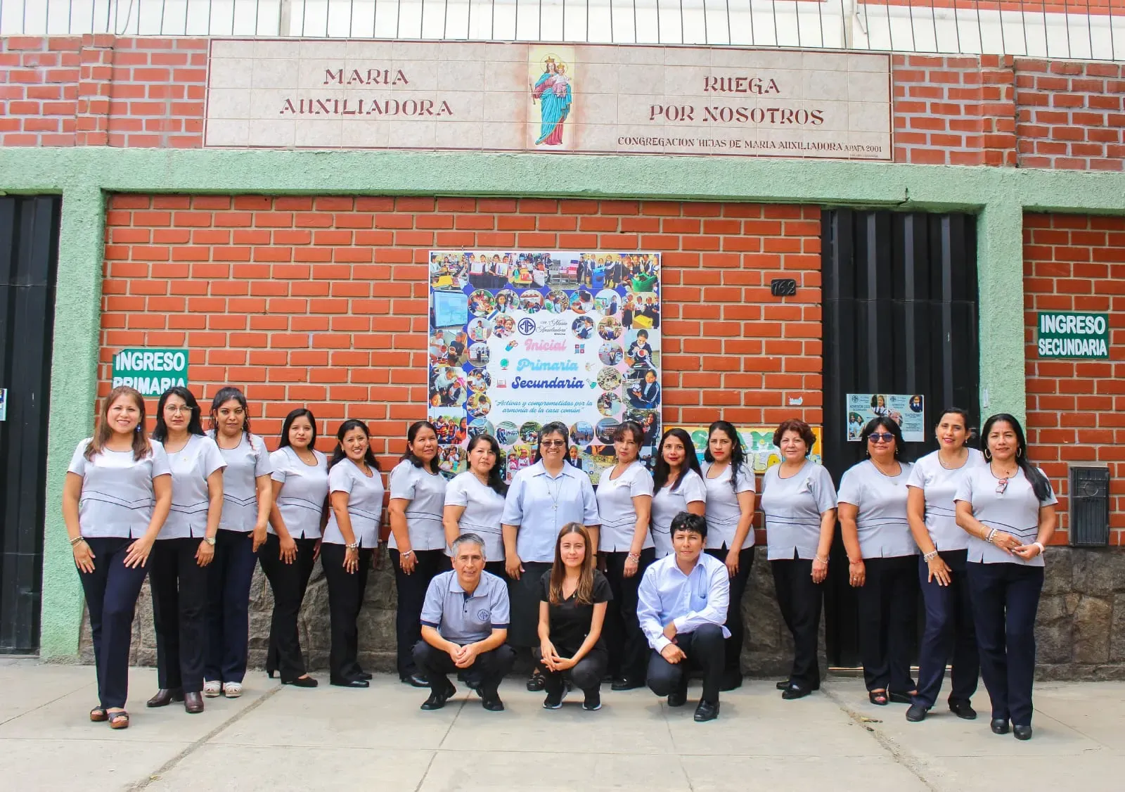 Foto del equipo institucional